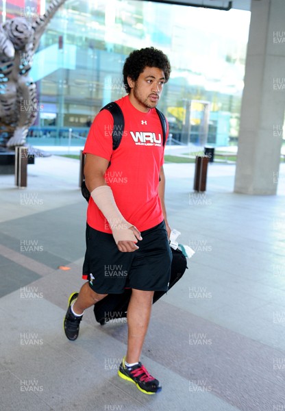 100612 - Wales Rugby Team Arrive in Canberra -Toby Faletau arrives in Canberra