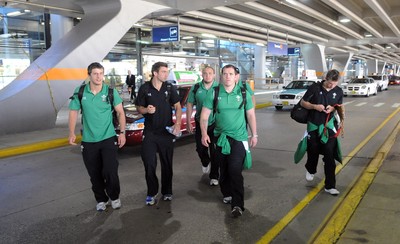 Wales Rugby Team Arrive In Chicago 310509