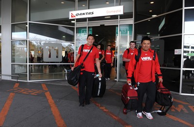 Wales Rugby Team Arrive in Melbourne 130612