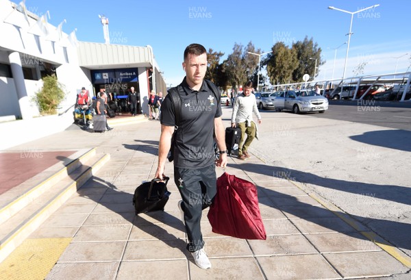 070618 - Wales Rugby Squad Arrive in San Juan - Gareth Davies arrives in San Juan