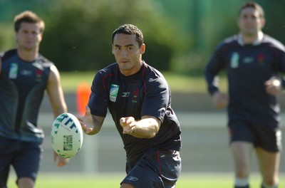 05.09.07 - Wales Rugby World Cup Training - France - Sonny Parker in action during training 
