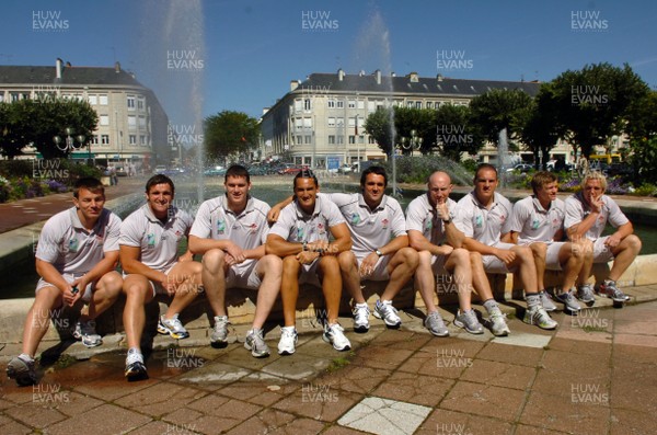 05.09.07 - Wales Rugby World Cup Training - France - Welsh players take in the sights in St Nazaire, France 