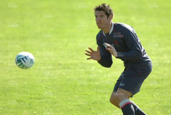 05.09.07 - Wales Rugby World Cup Training - France - James Hook in action during training 