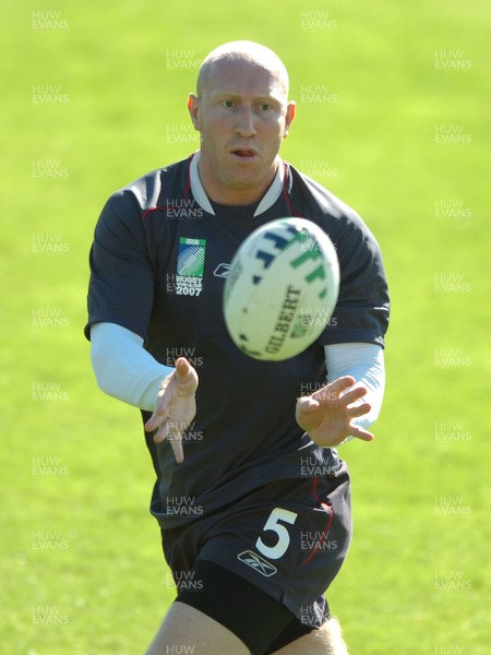05.09.07 - Wales Rugby World Cup Training - France - Tom Shanklin in action during training 