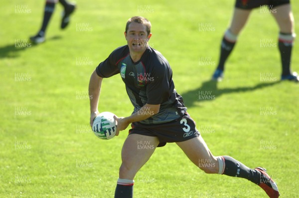 05.09.07 - Wales Rugby World Cup Training - France - Shane Williams in action during training 