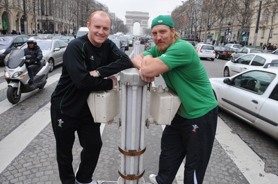 Wales Rugby Team in Paris  260109