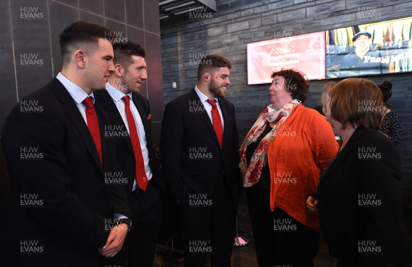 180319 - Wales Rugby Celebration at the Senedd - Helen Mary Jones talks to Owen Watkin, Justin Tipuric and Nicky Smith