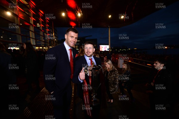 180319 - Wales Rugby Celebration at the Senedd - Gareth Davies and Rob Evans with the Six Nations trophy