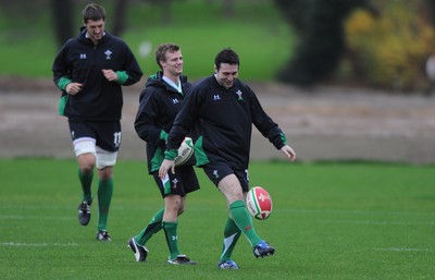 24.11.09 - Wales Rugby Training - Luke Charteris, Dwayne Peel and Stephen Jones in action during training. 