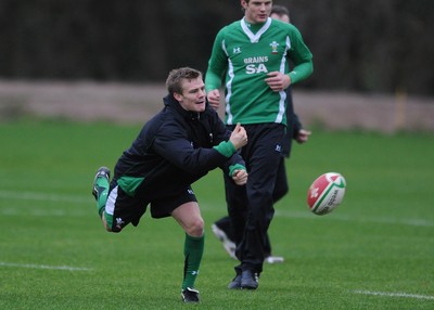 24.11.09 - Wales Rugby Training - Dwayne Peel in action during training. 