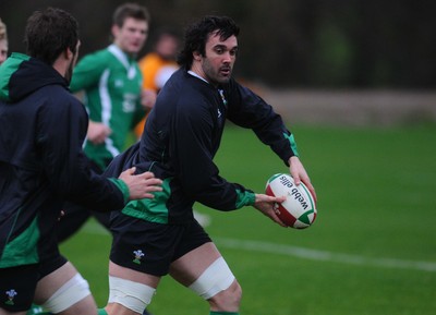 24.11.09 - Wales Rugby Jonathan Thomas at a training session ahead of his sides match against Australia on Saturday 