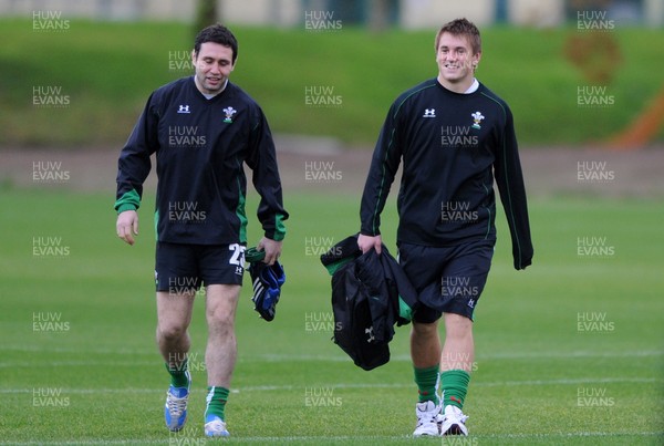 24.11.09 - Wales Rugby Training - Stephen Jones and Jonathan Davies arrive for training. 
