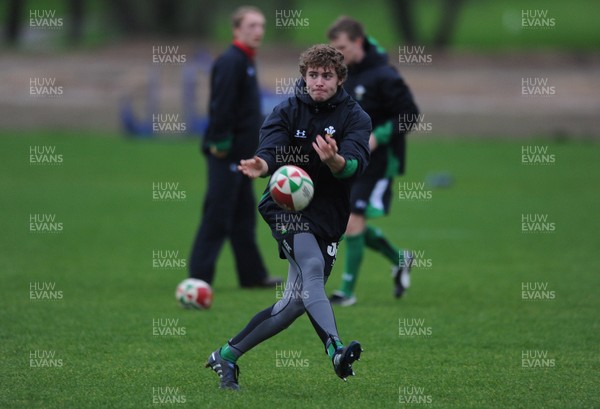 24.11.09 - Wales Rugby Training - Leigh Halfpenny in action during training. 