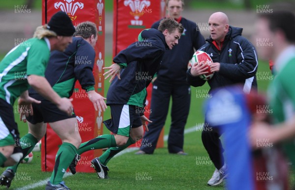 24.11.09 - Wales Rugby Training - Dwayne Peel in action during training. 
