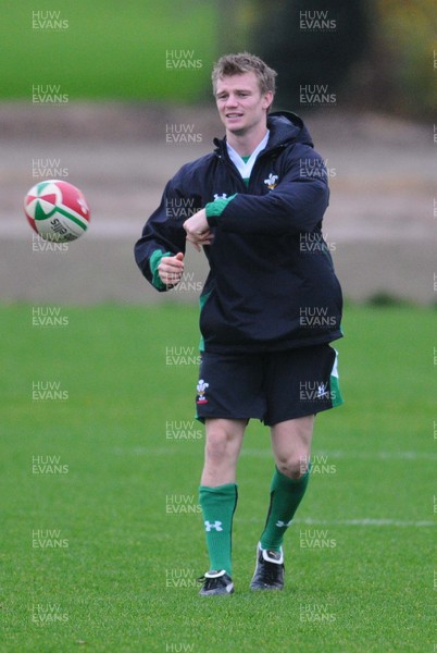 24.11.09 - Wales Rugby Dwayne Peel at a training session ahead of his sides match against Australia on Saturday 