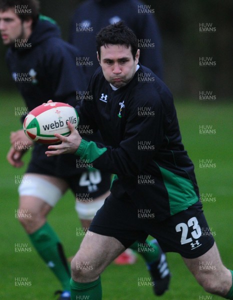 24.11.09 - Wales Rugby Stephen Jones at a training session ahead of his sides match against Australia on Saturday 