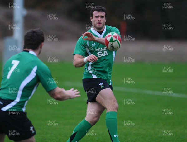 24.11.09 - Wales Rugby Jamie Roberts at a training session ahead of his sides match against Australia on Saturday 