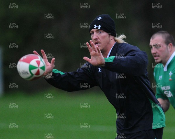 24.11.09 - Wales Rugby Andy Powell at a training session ahead of his sides match against Australia on Saturday 