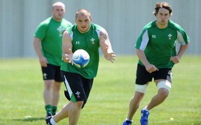 26.05.09 - Wales Rugby Training - Craig Mitchell takes a pass during training. 