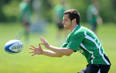 26.05.09 - Wales Rugby Training - Daniel Evans takes a pass during training. 