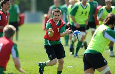 26.05.09 - Wales Rugby Training - Nicky Robinson makes a pass during training. 