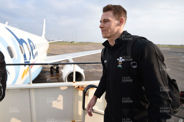 220218 - Wales Rugby Team Travel to Dublin - Liam Williams boards the flight