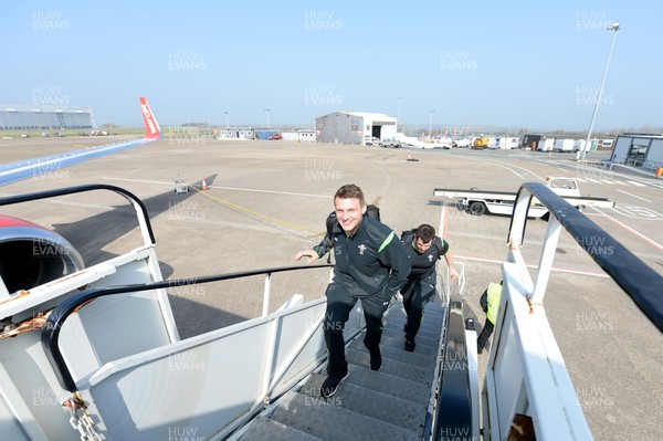 190315 - Wales Rugby Team Travel to Rome -Dan Biggar and Aaron Jarvis boards his flight to Rome