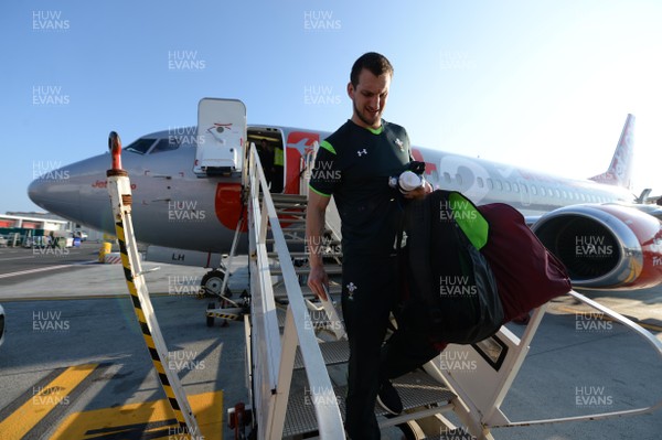 190315 - Wales Rugby Team Travel to Rome -Sam Warburton gets off the plane after arriving in Rome