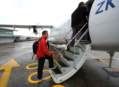 Wales Rugby Team Travel to Wellington 031011