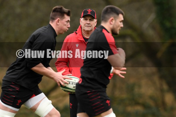 010222 - Wales Rugby Training - Wayne Pivac during training