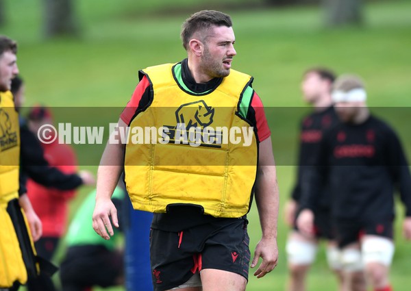 010222 - Wales Rugby Training - Gareth Thomas during training