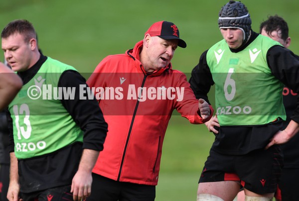 010222 - Wales Rugby Training - Wayne Pivac and Seb Davies during training