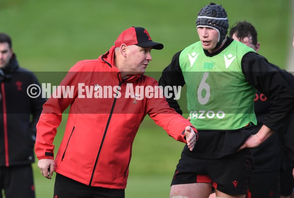 010222 - Wales Rugby Training - Wayne Pivac and Seb Davies during training