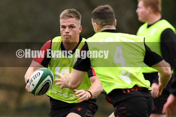 010222 - Wales Rugby Training - Gareth Anscombe during training