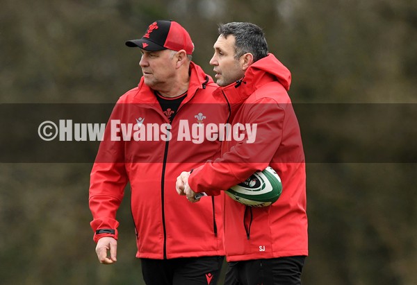 010222 - Wales Rugby Training - Wayne Pivac and Stephen Jones during training