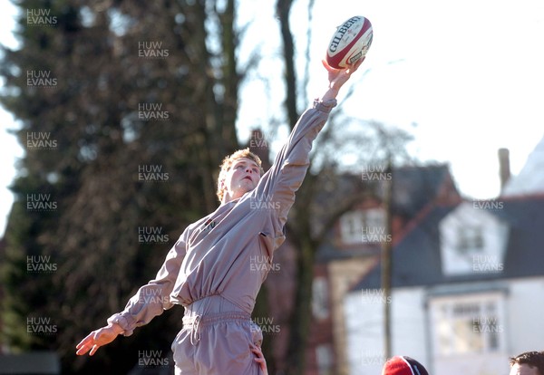 010205 - Wales Rugby Training - Wales' Dafydd Jones wins lineout ball