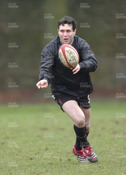 010206  - Wales Rugby Training - Stephen Jones during training 