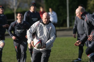 01.02.08  Wales rugby training at St Paul's School,Mortlake. Wales defence coach Shaun Edwards during trainin today(FRI)