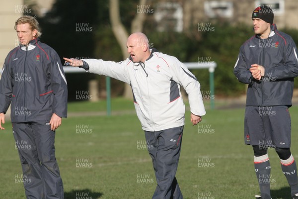01.02.08  Wales rugby training at St Paul's School,Mortlake. Wales defence coach Shaun Edwards during trainin today(FRI)