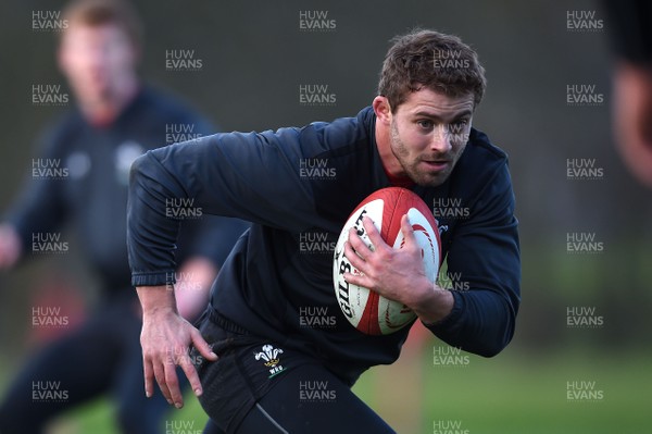 010218 - Wales Rugby Training - Leigh Halfpenny during training