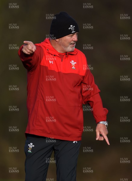 010218 - Wales Rugby Training - Warren Gatland during training