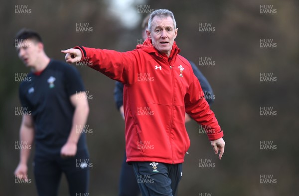 010218 - Wales Rugby Training - Rob Howley during training