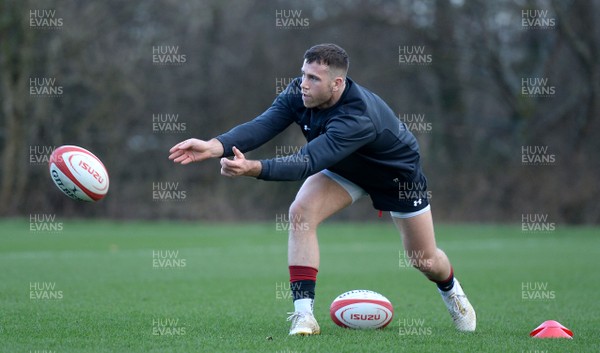 010218 - Wales Rugby Training - Gareth Davies during training