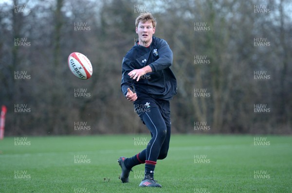010218 - Wales Rugby Training - Rhys Patchell during training
