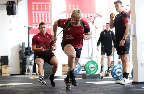 010224 - Wales Rugby Gym Session in the week leading up to their first 6 Nations game against Scotland - Aaron Wainwright during training