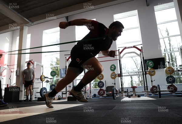 010224 - Wales Rugby Gym Session in the week leading up to their first 6 Nations game against Scotland - Kemsley Mathias during training