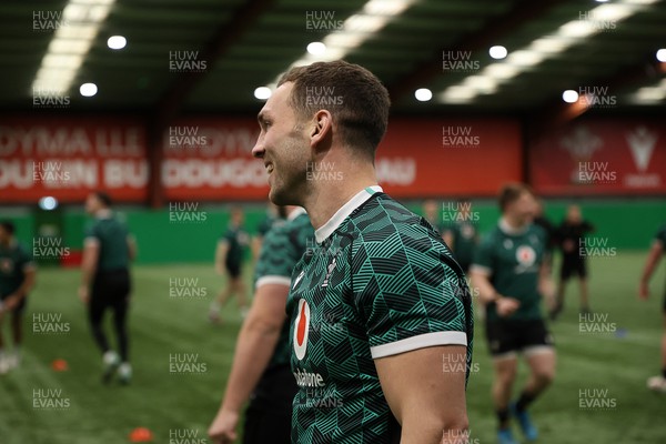 010324 - Wales Rugby Training in the National Centre of Excellence (NCE) - George North during training