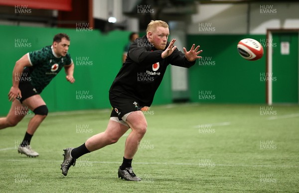 010324 - Wales Rugby Training in the National Centre of Excellence (NCE) - Keiron Assiratti during training