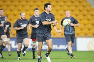 01.06.07  Wales rugby tour to Australia Mike Phillips trains at the Suncorp Stadium in Brisbane. 