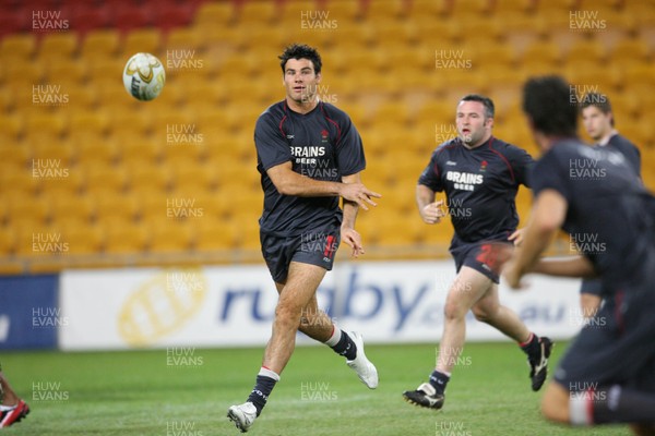 01.06.07  Wales rugby tour to Australia Mike Phillips trains at the Suncorp Stadium in Brisbane. 